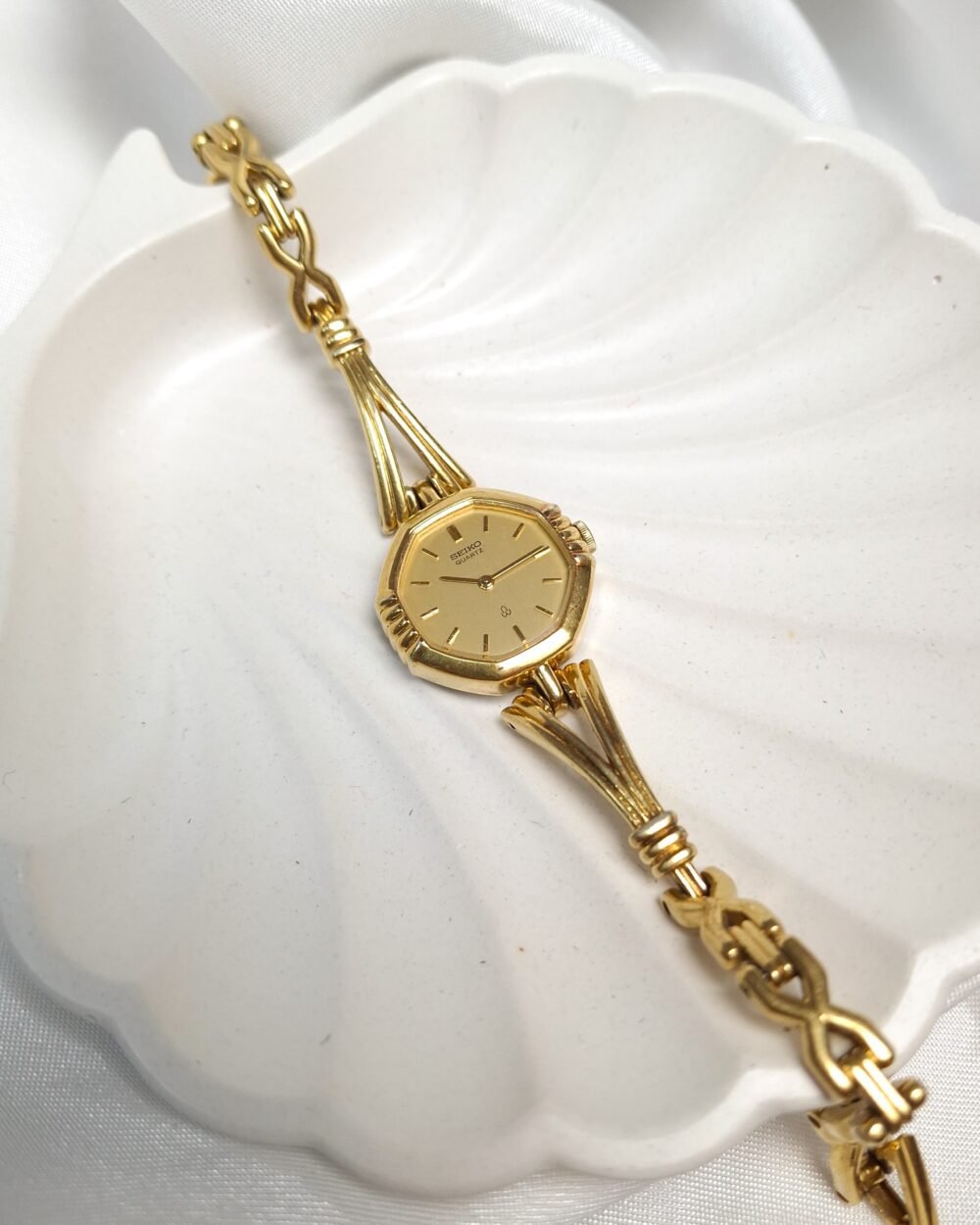 Seiko 1980s Gold Leaf-Link Ladies Watch