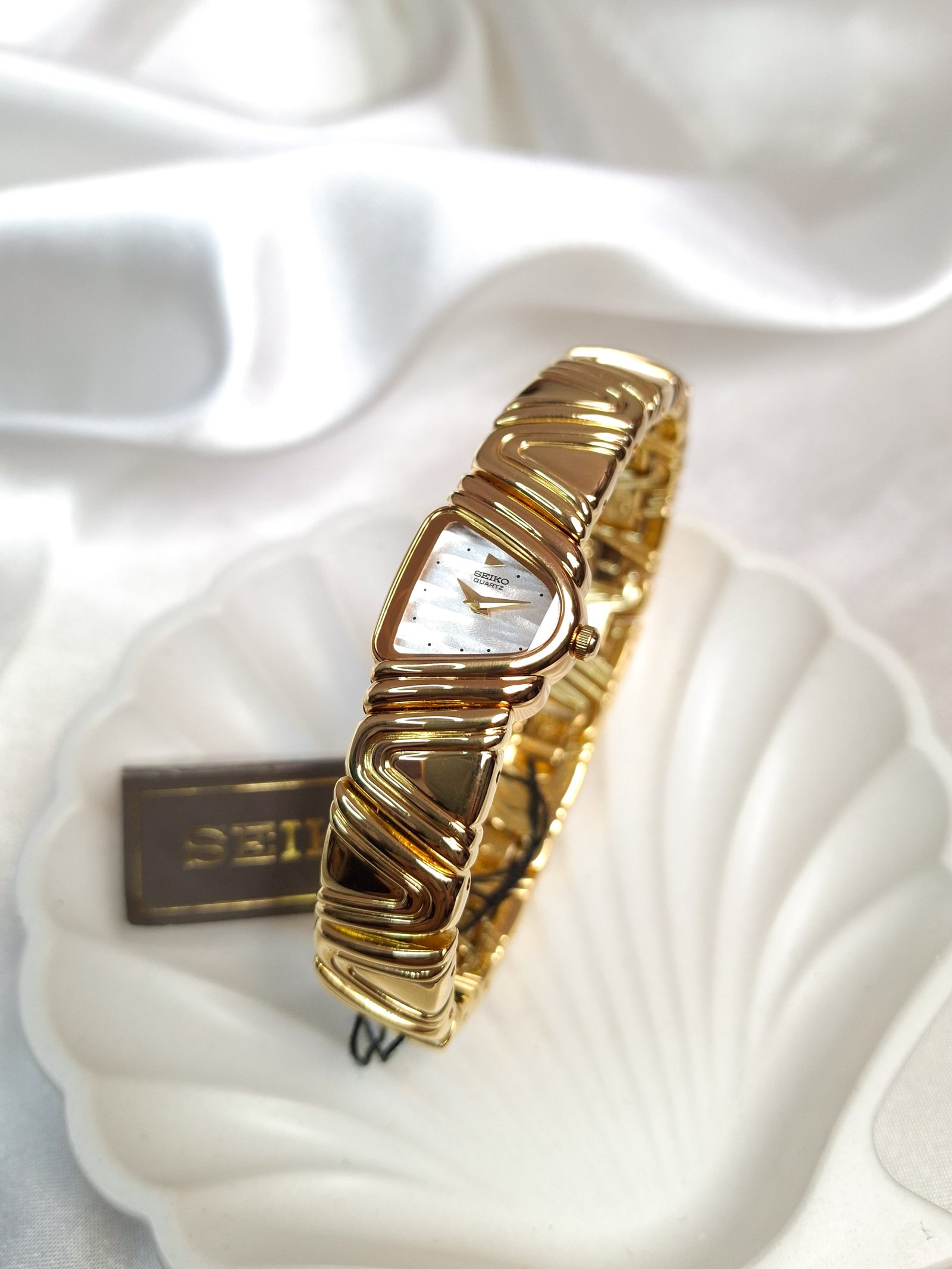 Seiko Half Moon Piano Gold