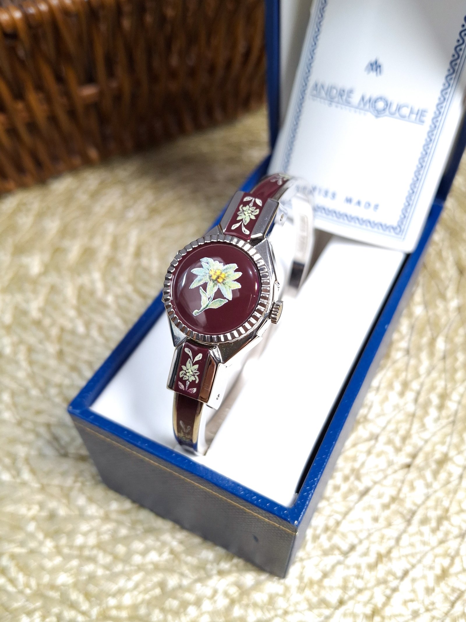 Andre Mouche Burgundy Edelweiss